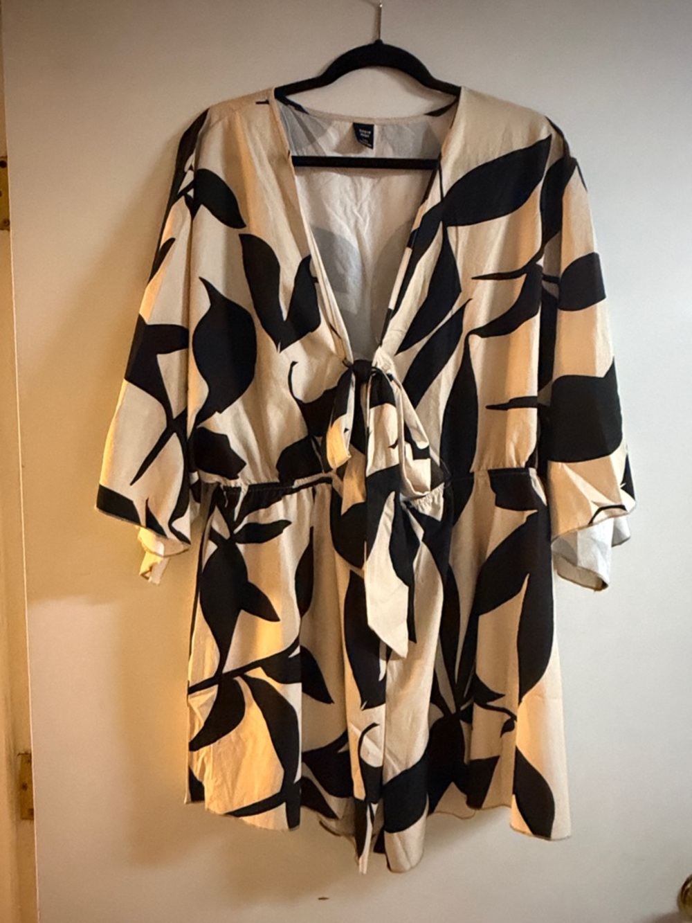 Black & Cream Leaf Print Tie-Front romper